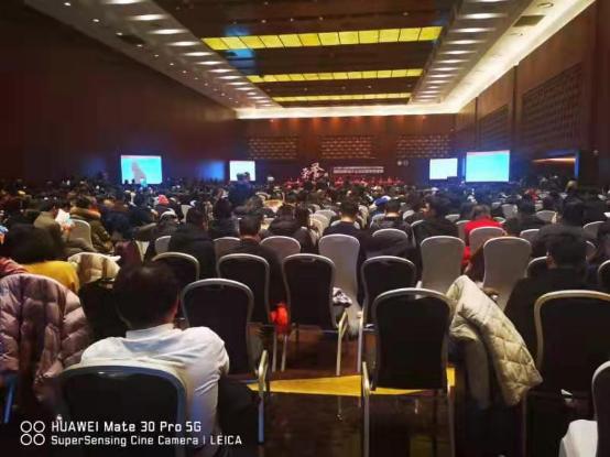 魏真博士喜獲2019年中國建筑裝飾協會設博會十大風云人物